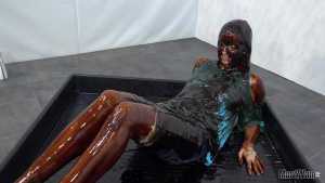 cassie-chocolate-sauce-covering-and-gung