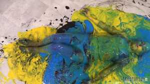 cassies-black-gunge-bath-in-green-floaty