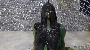 cassies-black-gunge-bath-in-green-floaty