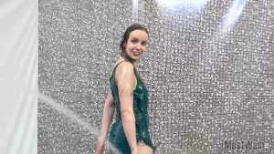 cassies-black-gunge-bath-in-green-floaty