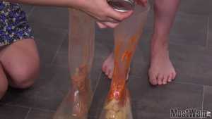 messy-welly-feet-game-cassie-and-sky_12.