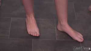 messy-welly-feet-game-cassie-and-sky_5.j