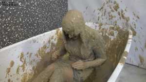testing-mud----on-cassie_15.jpg