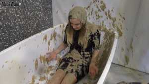 testing-mud----on-cassie_8.jpg